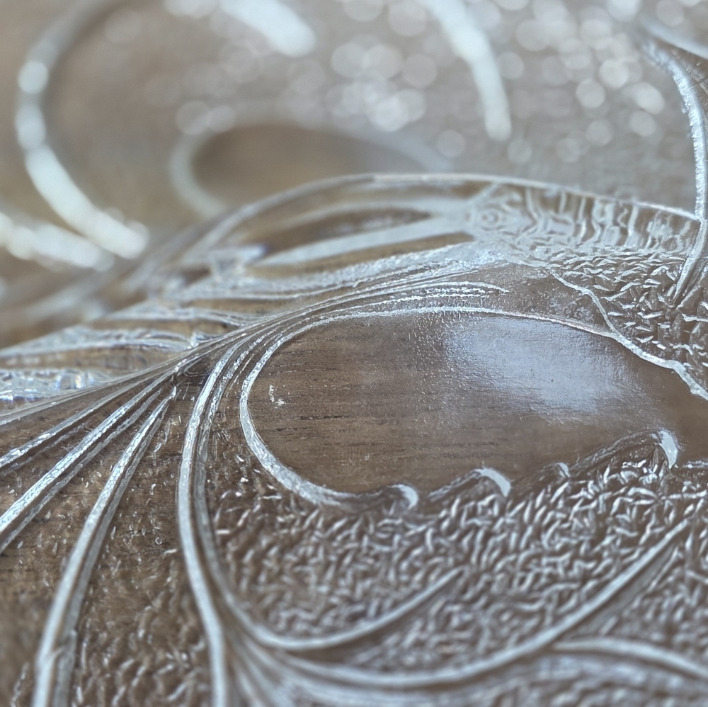 Indiana‎ Glass Clear Divided Serving Plate with Leaf Motif - Picture 6 of 12